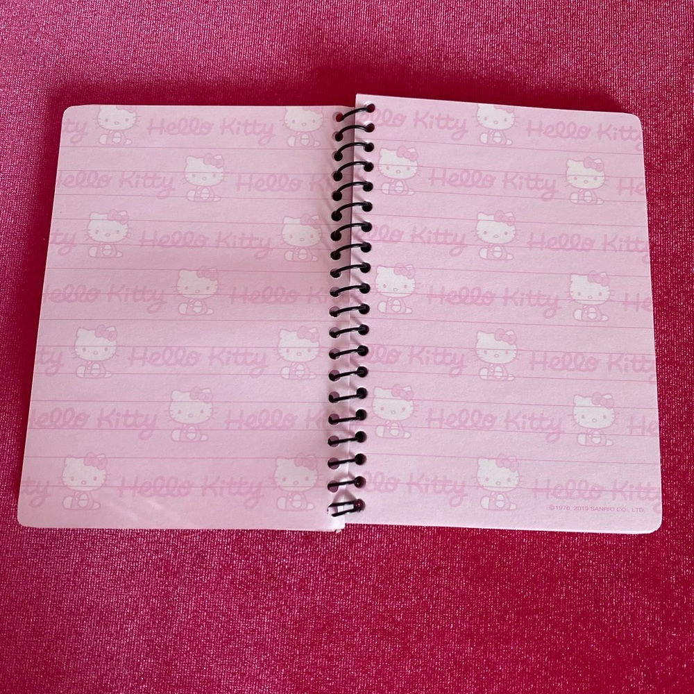 Hello Kitty Tote Bag & Mini Notebook💕 - Picture 5 of 7
